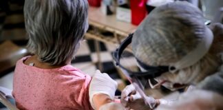 OMS: pandemia podría causar dos millones de muertos si no aumentan esfuerzos