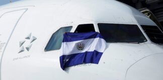El Salvador reactiva operaciones de vuelos comerciales bajo estrictas medidas avion