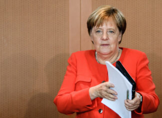 Merkel insiste en la recomendación de no viajar a regiones de riesgo