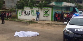 Asesinato de joven maestra conmociona a estado mexicano de Michoacán