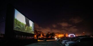 Bogotá estrena funciones de teatro a cielo abierto para ver desde automóviles