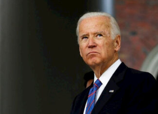 Biden sufre una fractura en el pie jugando con su perro