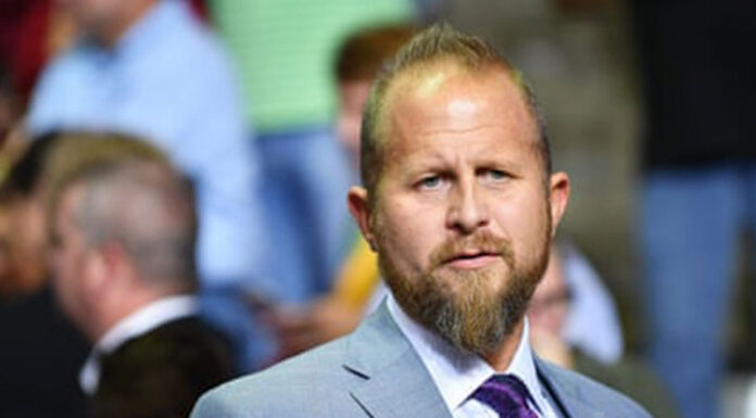 Exjefe de campaña de Trump hospitalizado a la fuerza ante crisis mental