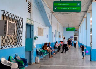 El Hospital Leonardo Martínez a punto de cerrar la UCI por falta de personal
