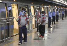 La India rompe su propio récord mundial con 83.883 casos de COVID-19 diarios