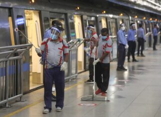 La India rompe su propio récord mundial con 83.883 casos de COVID-19 diarios
