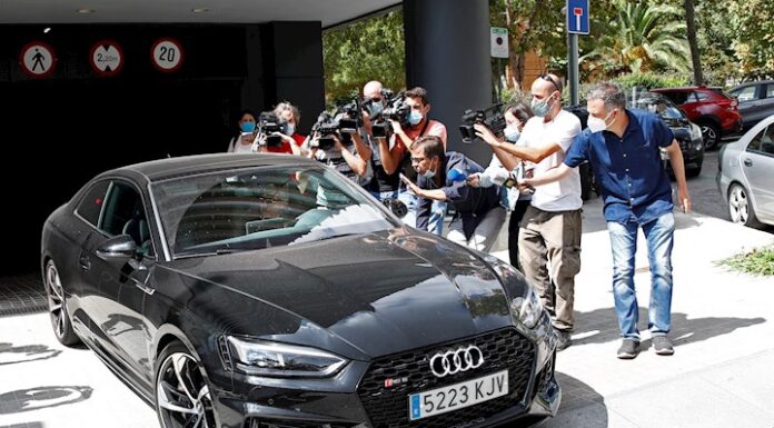 Jorge Messi confirma que Messi se plantea cumplir su contrato con el Barça