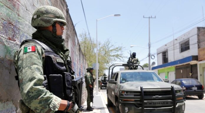 Un militar mexicano supera la COVID-19 tras recibir plasma y «vuelve a nacer»