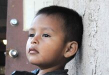 Los niños usan ambos hemisferios del cerebro para comprender el lenguaje