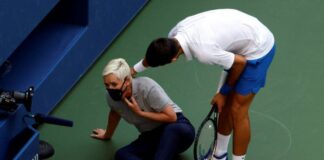 Djokovic descalificado por dar un pelotazo a una jueza de línea