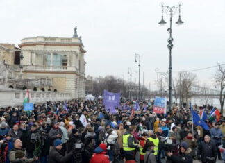 Protestan en Budapest por la autonomía de la Universidad de Teatro y Cine