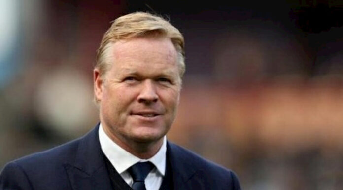 Koeman, sobre la falta a Alba en Sevilla: «No entiendo cómo el VAR no entra»