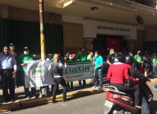 Sindicatos se organizan para protestar exigiendo el pago de su salario adeudado