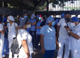 Por falta de renovación de contrato, CMH amenaza con demandar al IHSS Enfermeros y Medicos