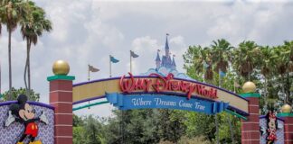 Walt Disney despedirá a 28.000 trabajadores por el cierre de parques temáticos disneylandia