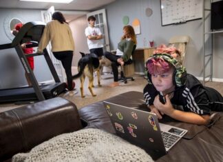 Escuelas de Miami-Dade sufren un ciberataque en el regreso virtual a clases Clases virtuales