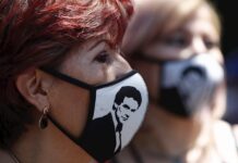 Seguidores mexicanos recuerdan cantando a José José tras un año de su muerte Jose Jose Covid