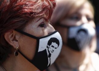 Seguidores mexicanos recuerdan cantando a José José tras un año de su muerte Jose Jose Covid