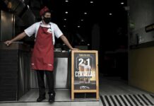 Costa Rica amplía la apertura económica frente a un gris panorama de salud cocinero