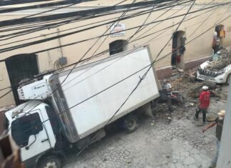 Colapso de infraestructura perimetral en un costado del mercado de Santa Rosa de Copán provoco daños materiales y un menor herido