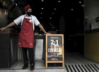 Costa Rica continuará con modelo de apertura económica controlada en octubre