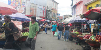 Locatarios del Zonal Belén se resisten al cierre del mercado zonal belen