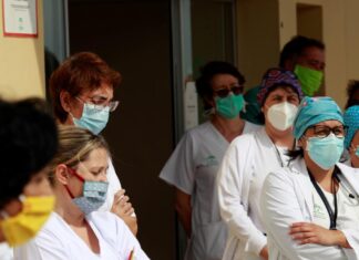 Medicina gratuita contra la pobreza que azota Ciudad de México