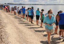 Florida despide al verano con cifras bajas de casos y muertes por COVID-19