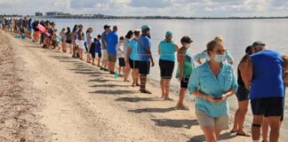 Florida despide al verano con cifras bajas de casos y muertes por COVID-19