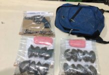 Menor de edad es aprehendido por supuesta venta de droga .