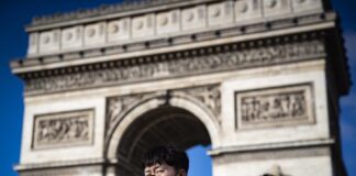 París cierra bares y limita restaurantes y facultades para frenar la pandemia