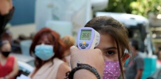 Grecia despide el peor mes en lo que lleva de pandemia