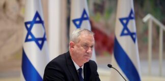Israel autoriza los ensayos clínicos en humanos de su vacuna contra la COVID Benny Gantz