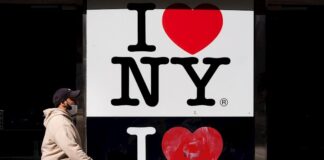 Nueva York anuncia el cierre de negocios no esenciales en las zonas de nuevos brotes New York Covid