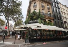 Francia aumenta las zonas de alerta máxima y las ayudas a las empresas La Café de Flore