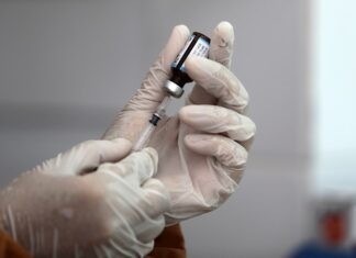 Directivos chinos probaron vacunas antes de su aprobación para ensayos clínicos Vacuna