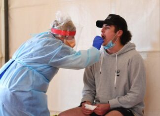 Honduras llega a los 106.116 contagios con covid-19 y 2.888 muertos prueba a un paciente
