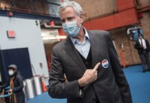 El alcalde de Nueva York pide al público no viajar en la temporada festiva Bill de Blasio