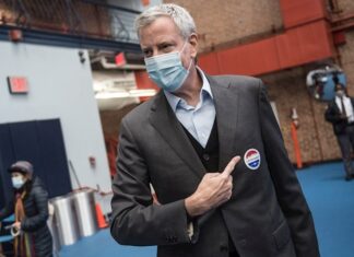 El alcalde de Nueva York pide al público no viajar en la temporada festiva Bill de Blasio
