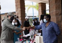 Comerciantes y arroceros de La Ceiba reciben apoyo de Crédito Solidario