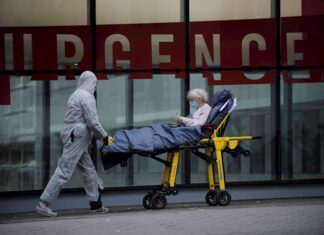 Francia vuelve a confinarse ante el fracaso de las medidas parciales