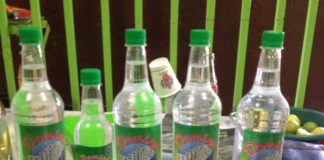 Continúan inspecciones en negocios por alcohol adulterado