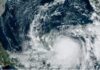 Huracán Zeta muy cerca de la Península de Yucatán y a punto de tocar tierra
