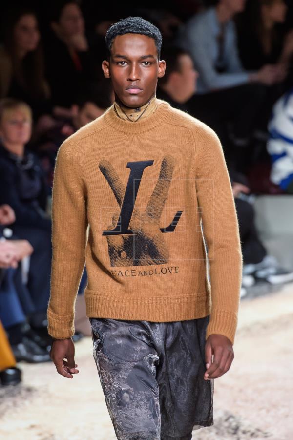 Modelo masculino guatemalteco destaca en pasarelas internacional de Louis  Vuitton