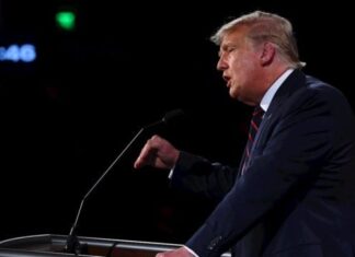 Trump no tira la toalla en su empeño electoral pese a estar cada vez más solo