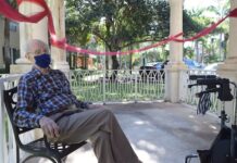 El baile de salsa roto a los 96 años por culpa del distanciamiento social viejos