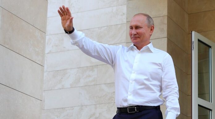 Putin anuncia el registro de una segunda vacuna contra la COVID-19 Vladímir Putin