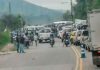 Carretera salida al Sur de Tegucigalpa es tomada por el transporte de lo “Brujitos”
