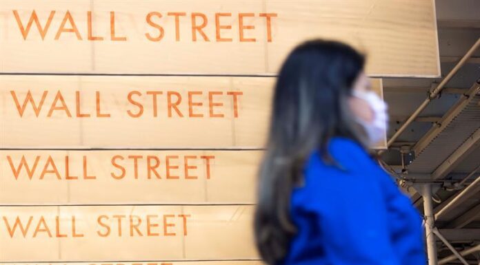 Wall Street abre verde y el Dow Jones sube un 0,31 %, pendiente de estímulo wall street