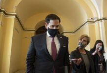 Detienen a mujer por amenazar con disparar a gobernador y senadores de EEUU Marco Rubio